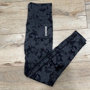 Gymshark Adapt Camo Seamless Leggings - Black - Size small